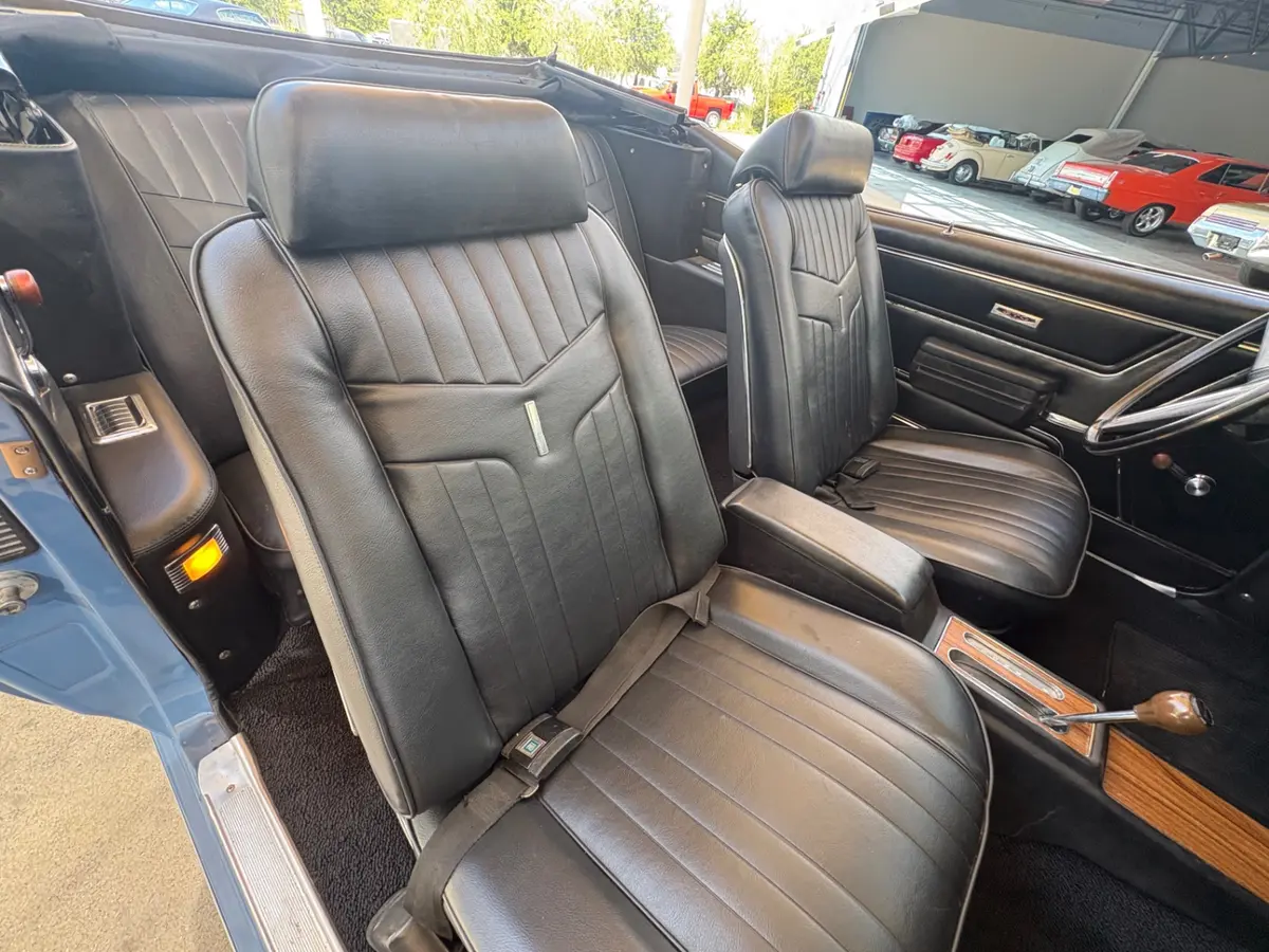 Vehicle photo 51