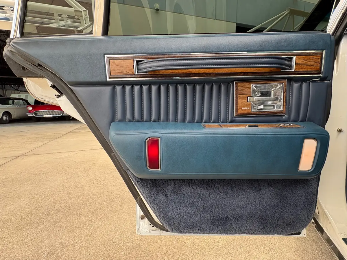 Vehicle photo 39