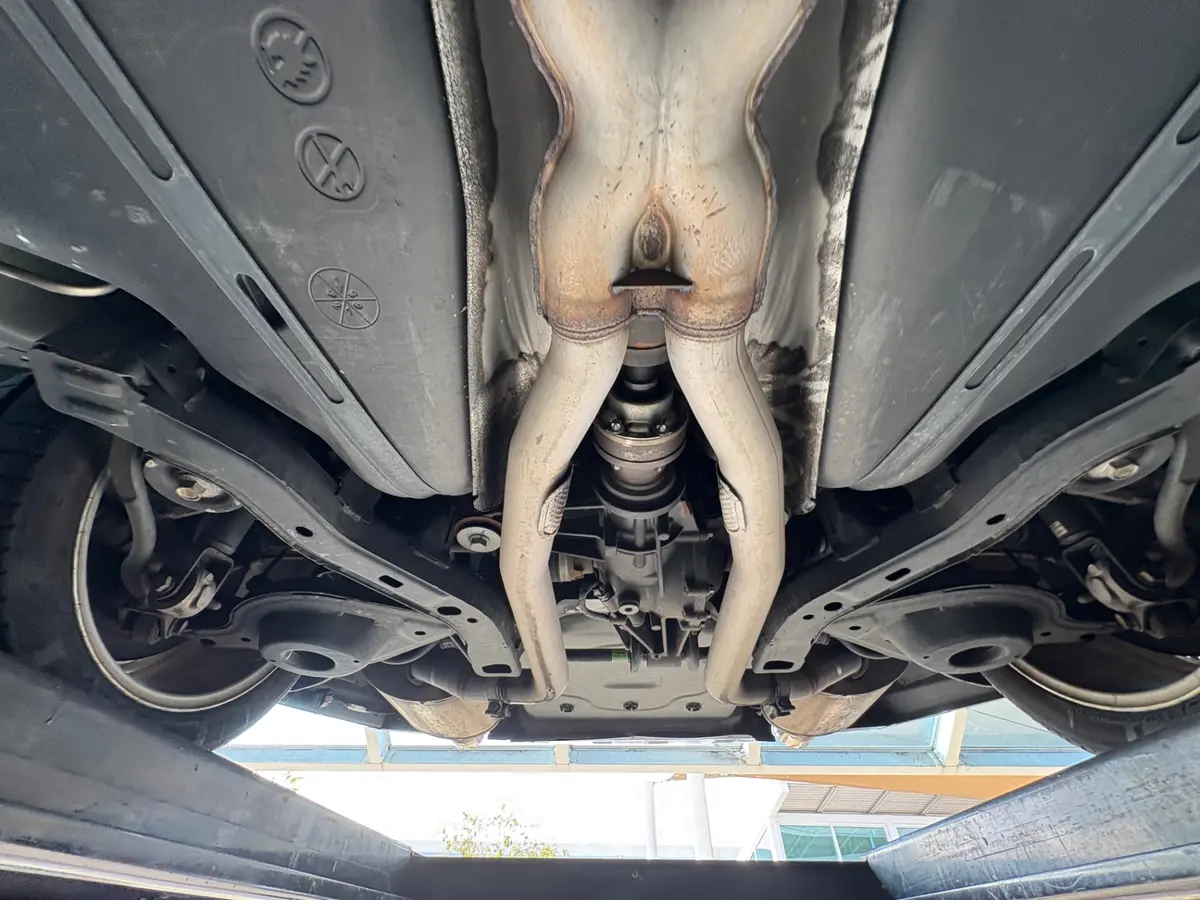 Vehicle photo 58