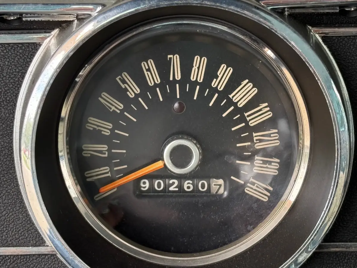 Vehicle photo 24