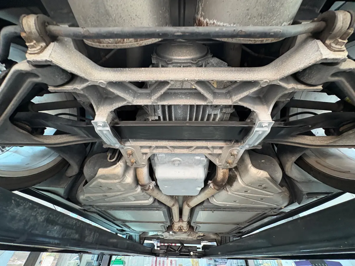 Vehicle photo 46