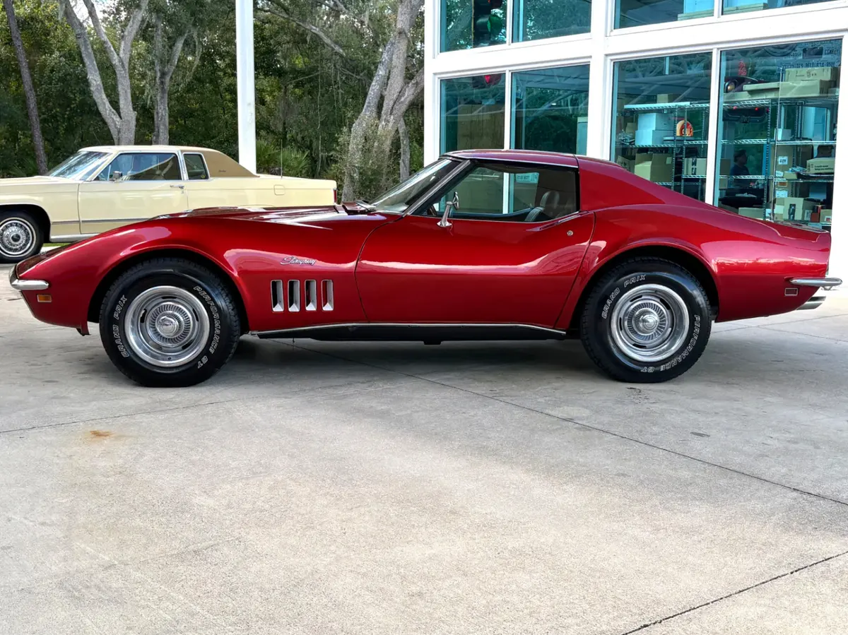 Vehicle photo 10