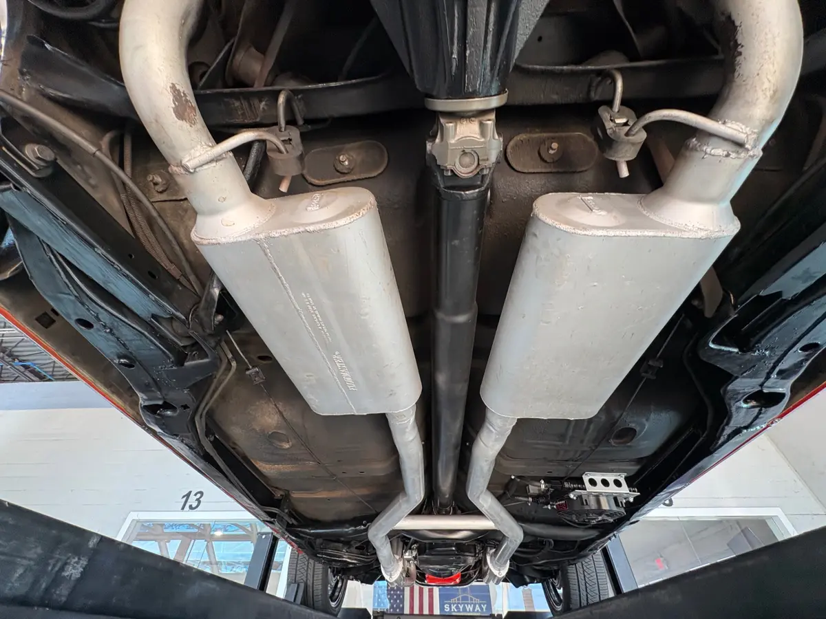 Vehicle photo 46