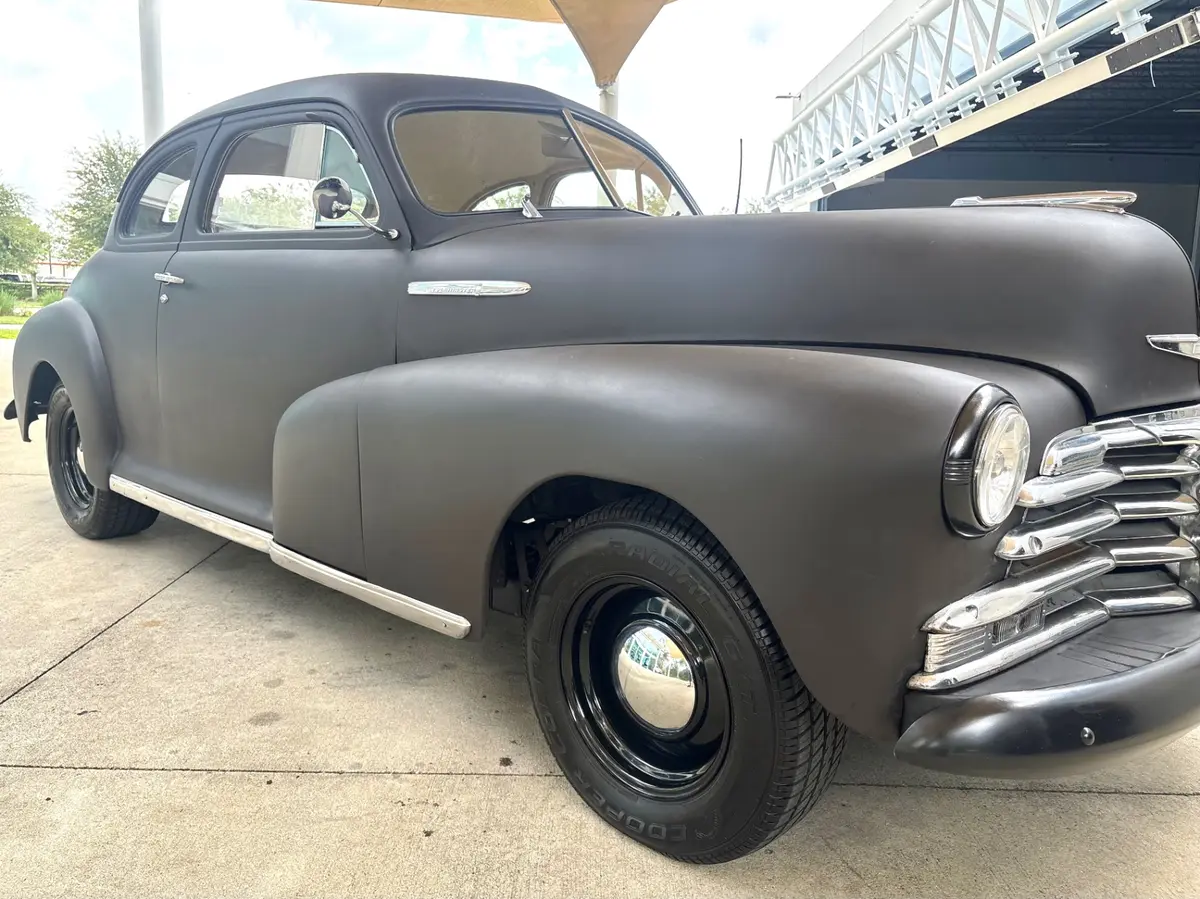 Vehicle photo 19