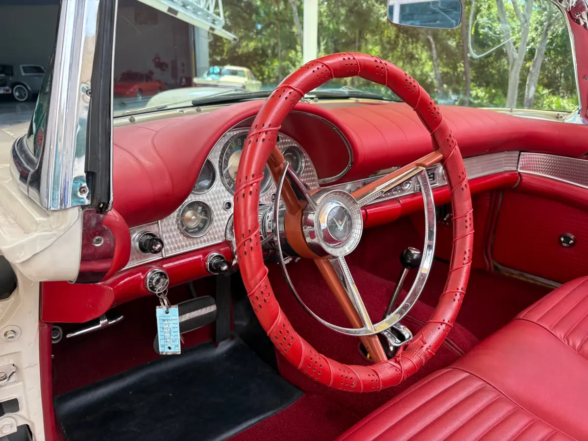 Vehicle photo 38