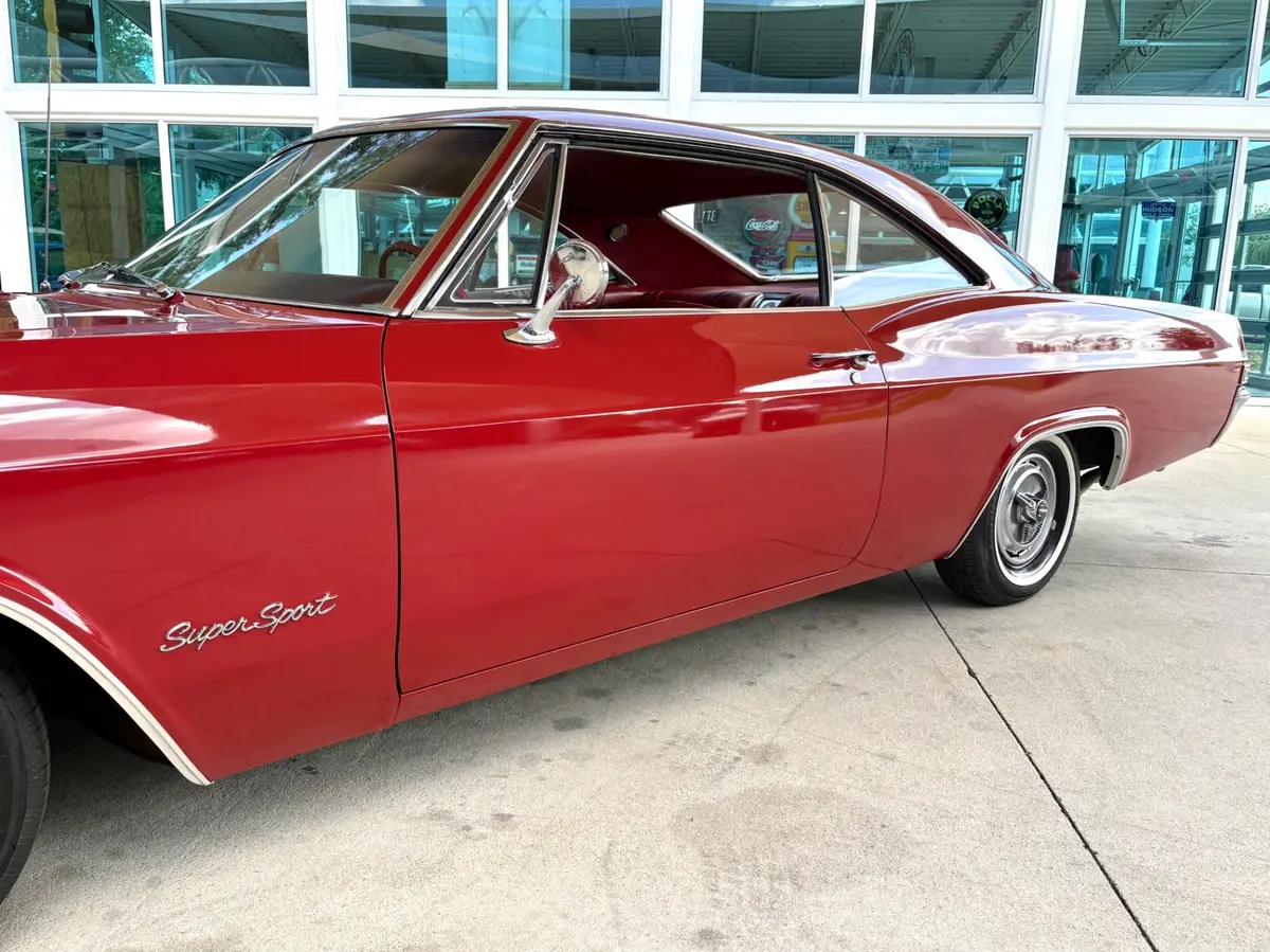 Vehicle photo 13