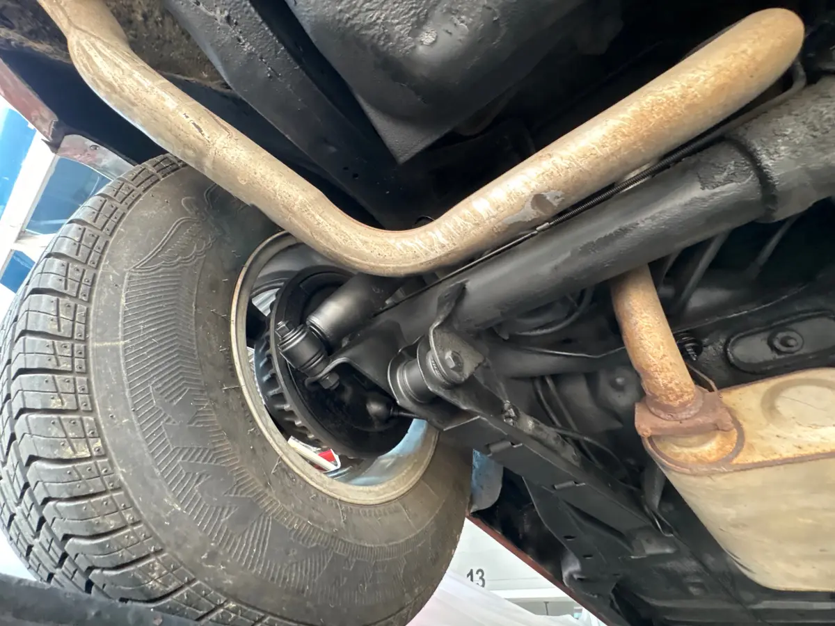 Vehicle photo 47