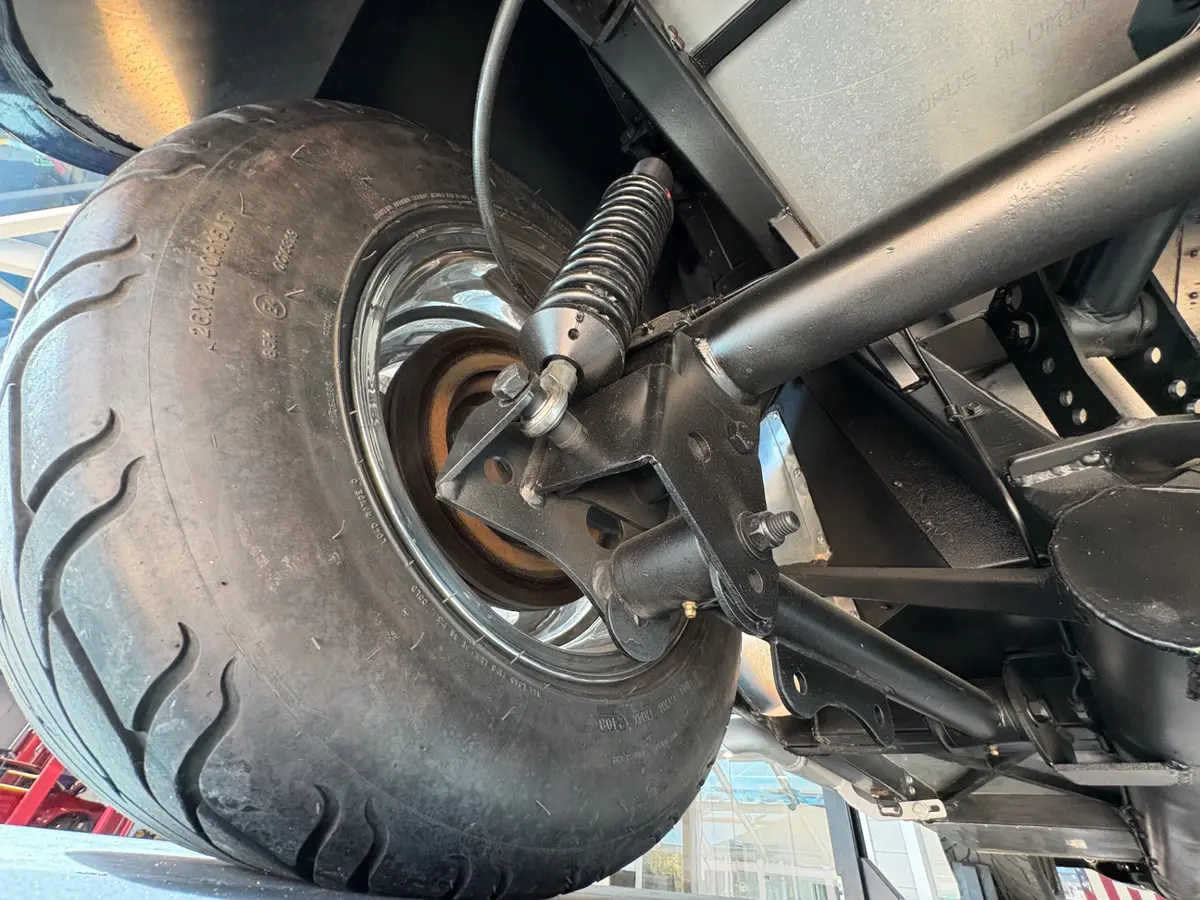 Vehicle photo 46