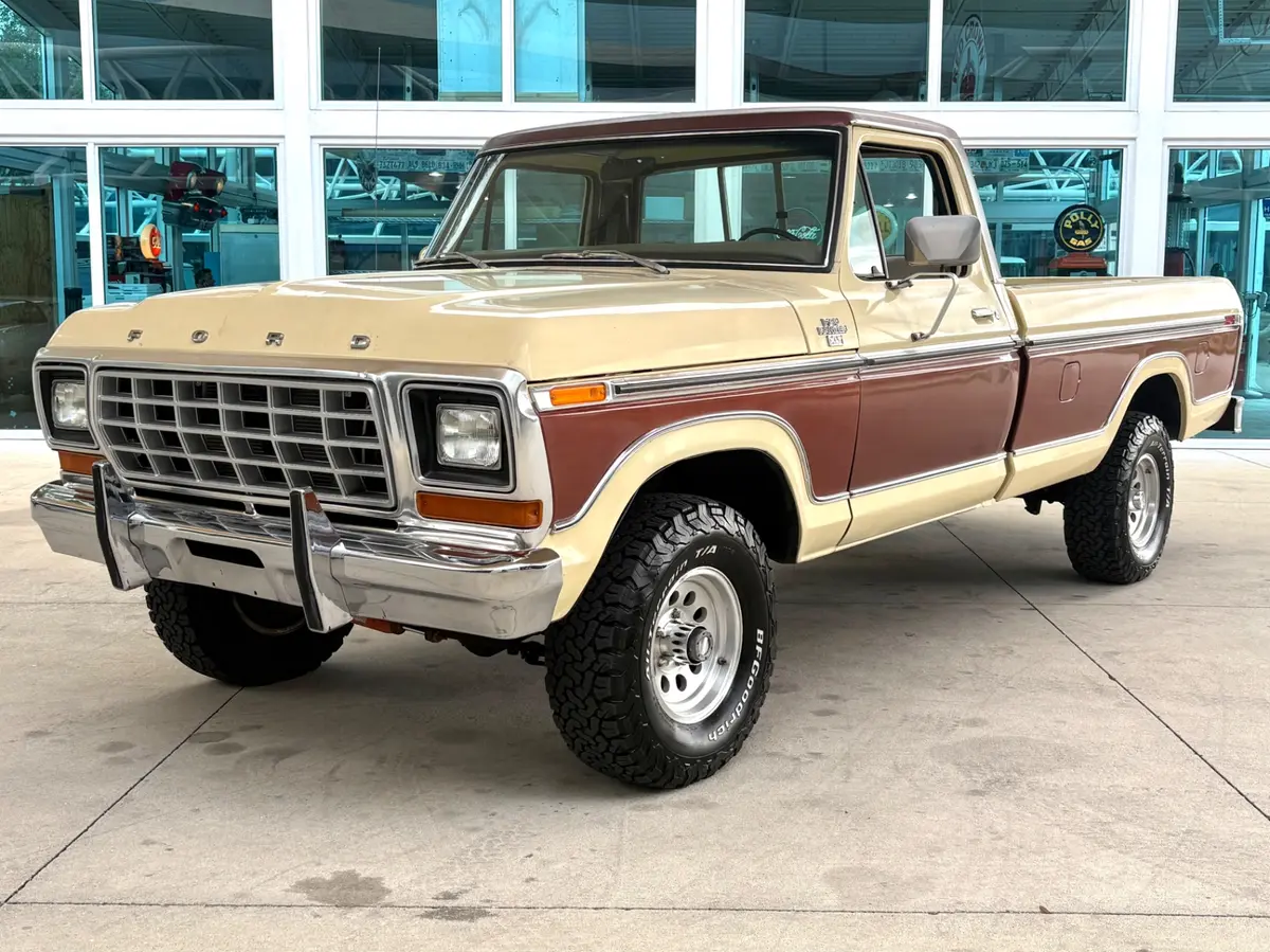 Vehicle photo 1
