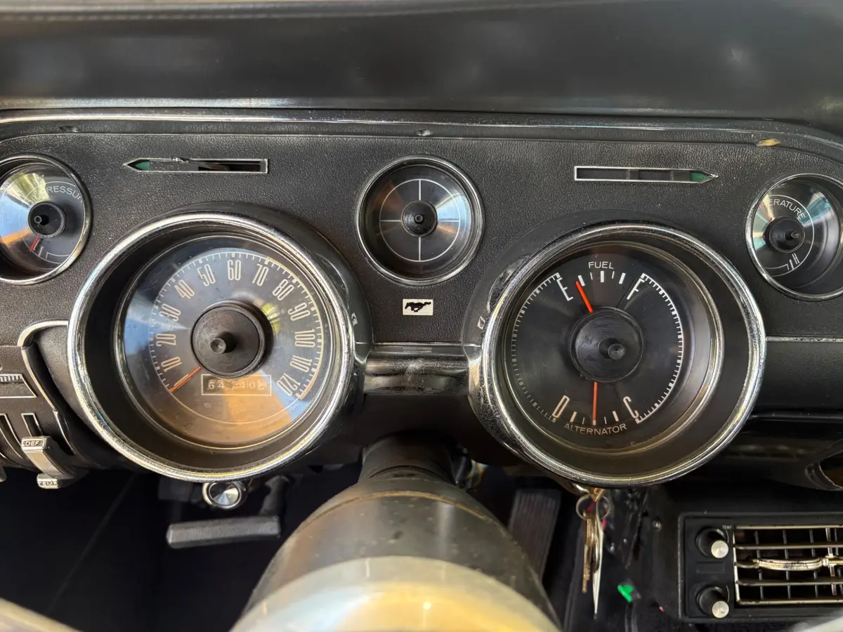 Vehicle photo 34