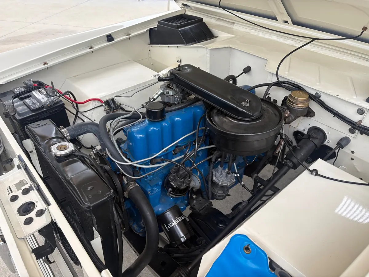 Vehicle photo 28