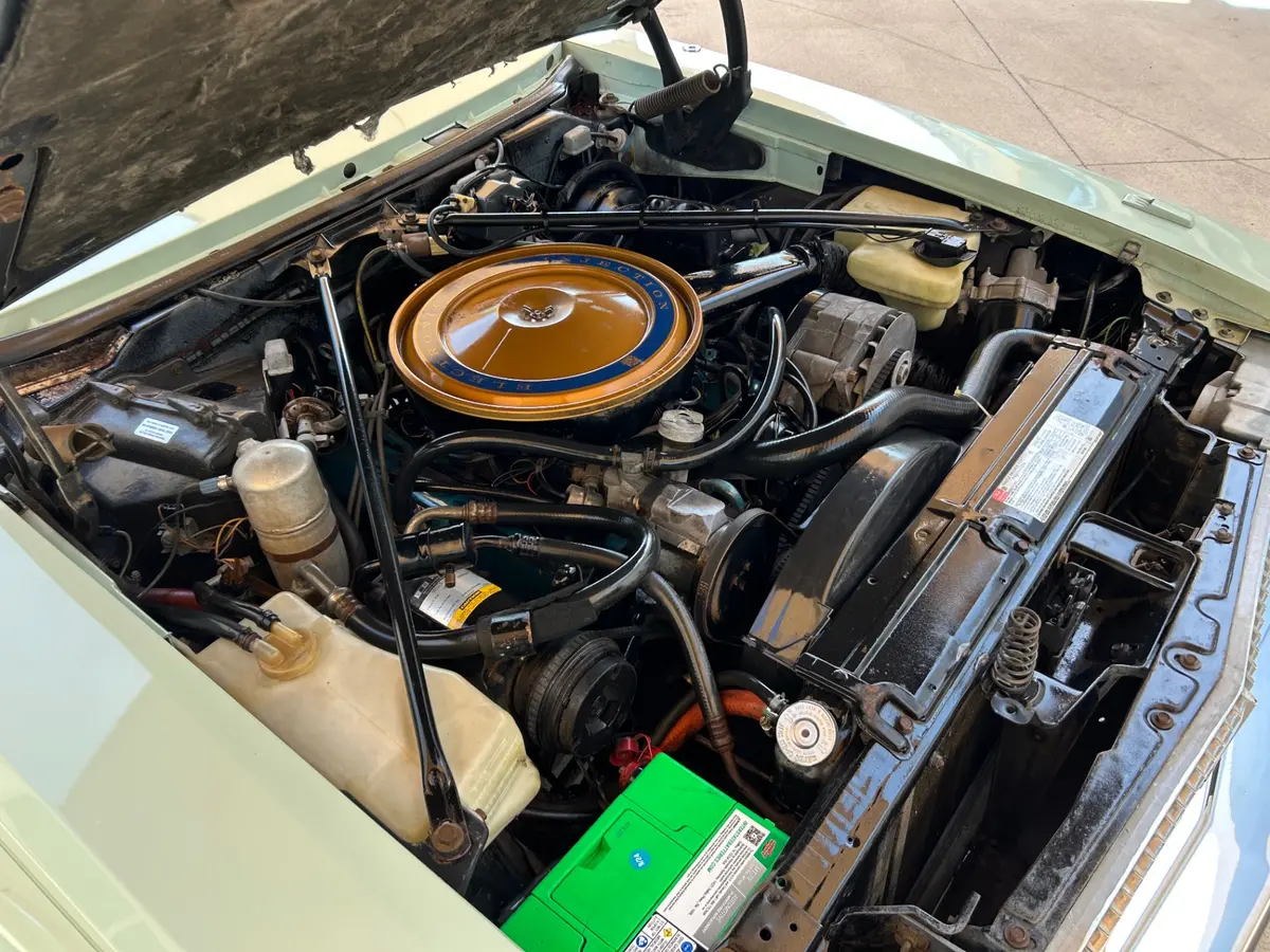 Vehicle photo 24