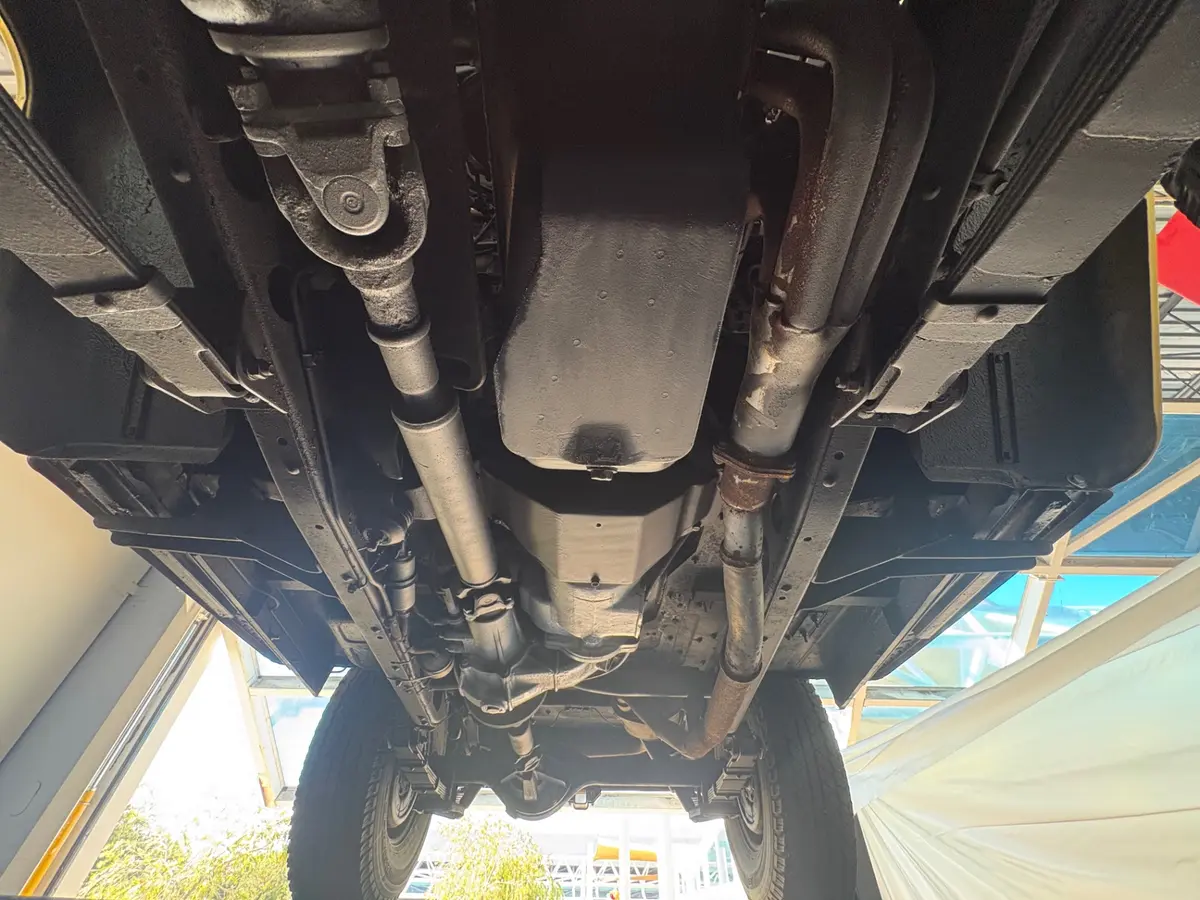 Vehicle photo 52