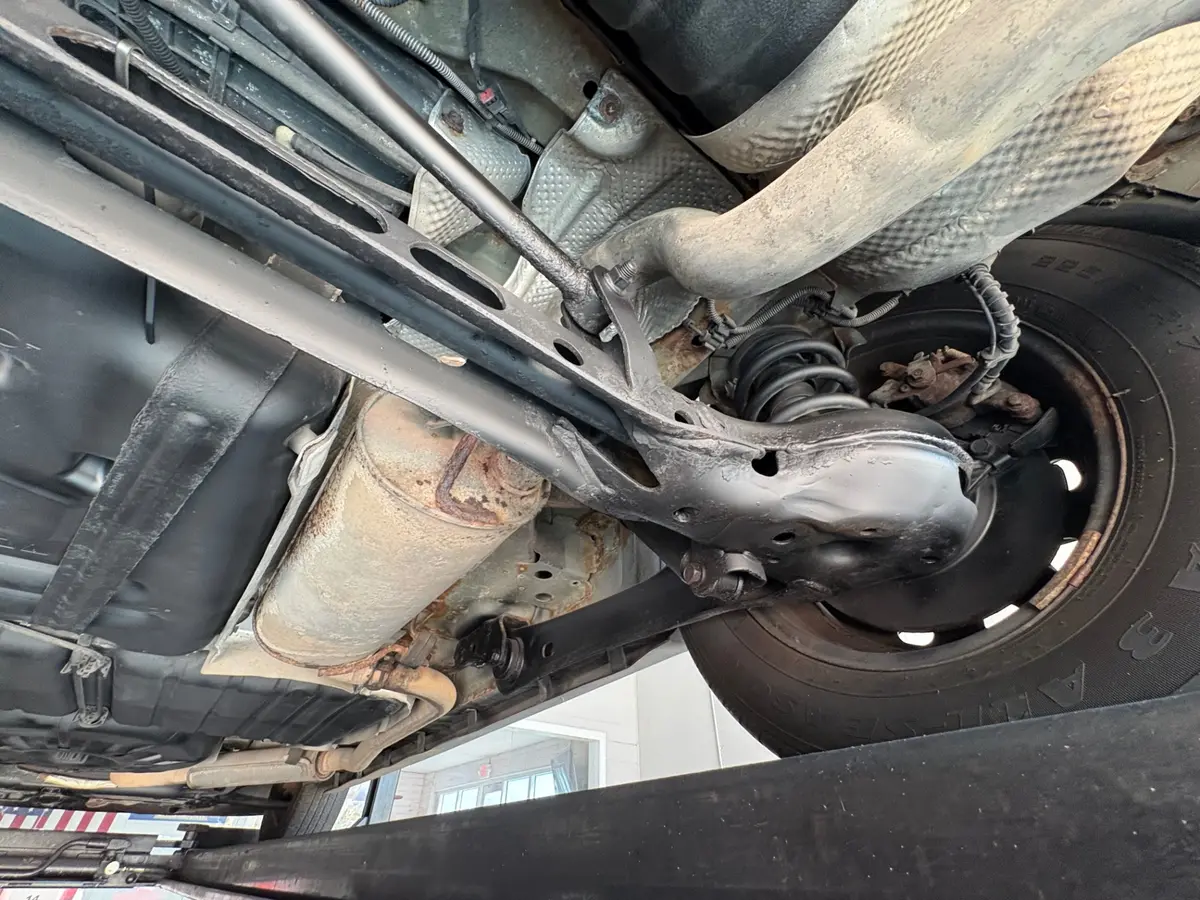 Vehicle photo 41
