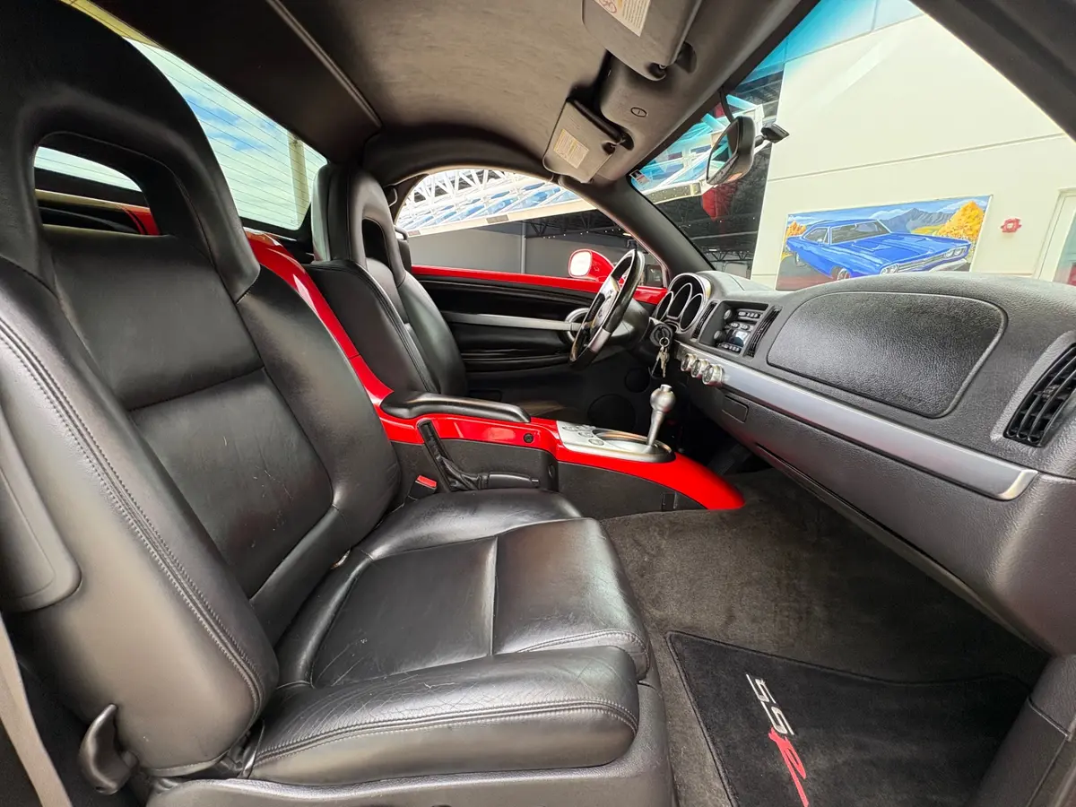 Vehicle photo 37