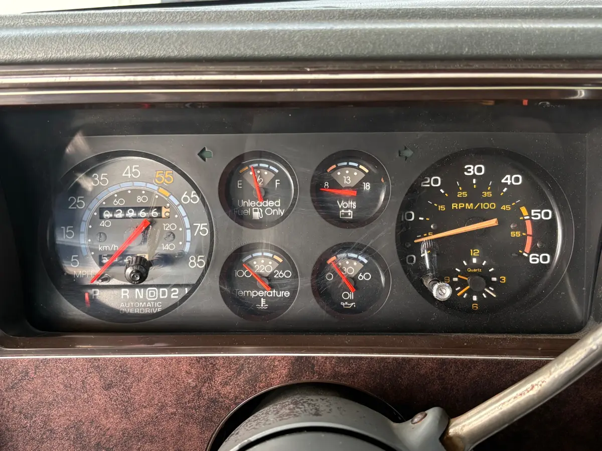 Vehicle photo 34