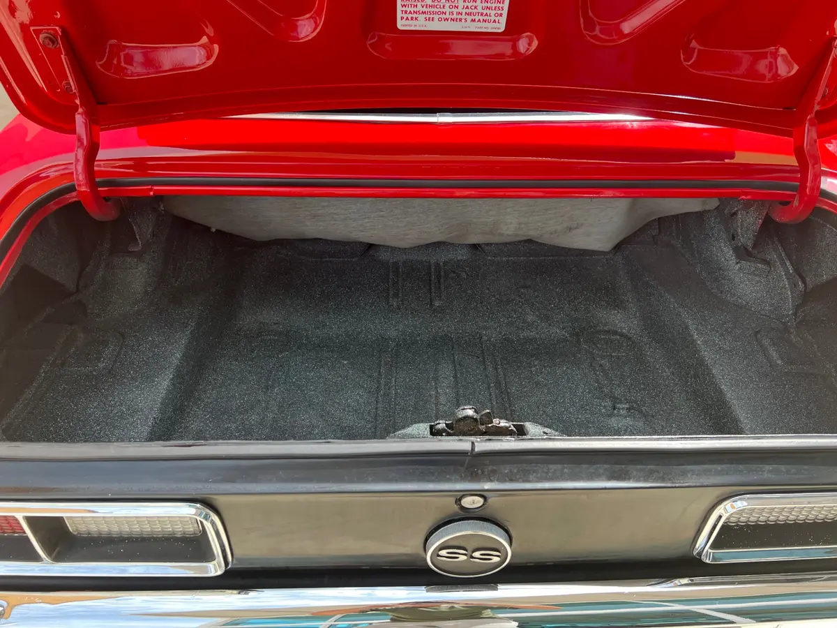Vehicle photo 21
