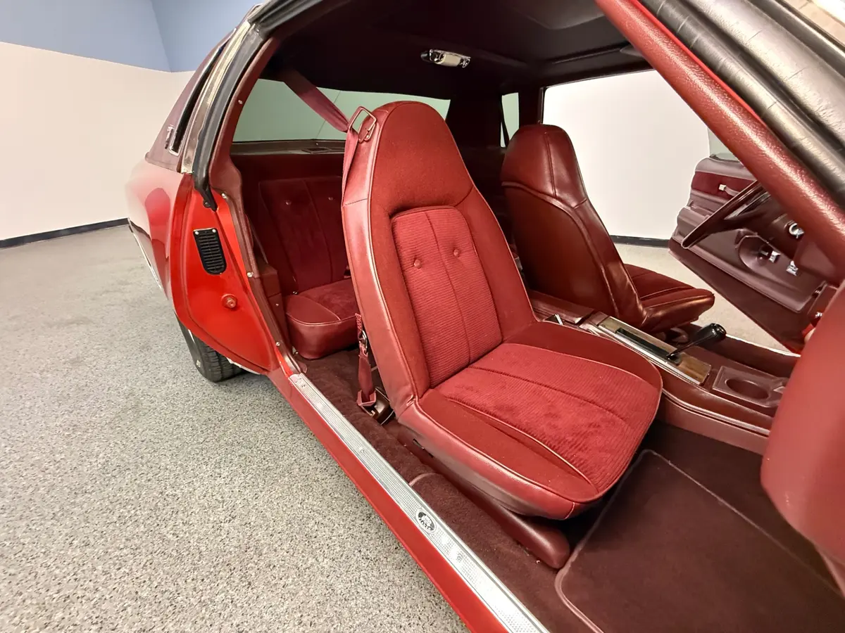 Vehicle photo 40