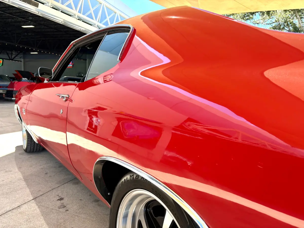 Vehicle photo 15