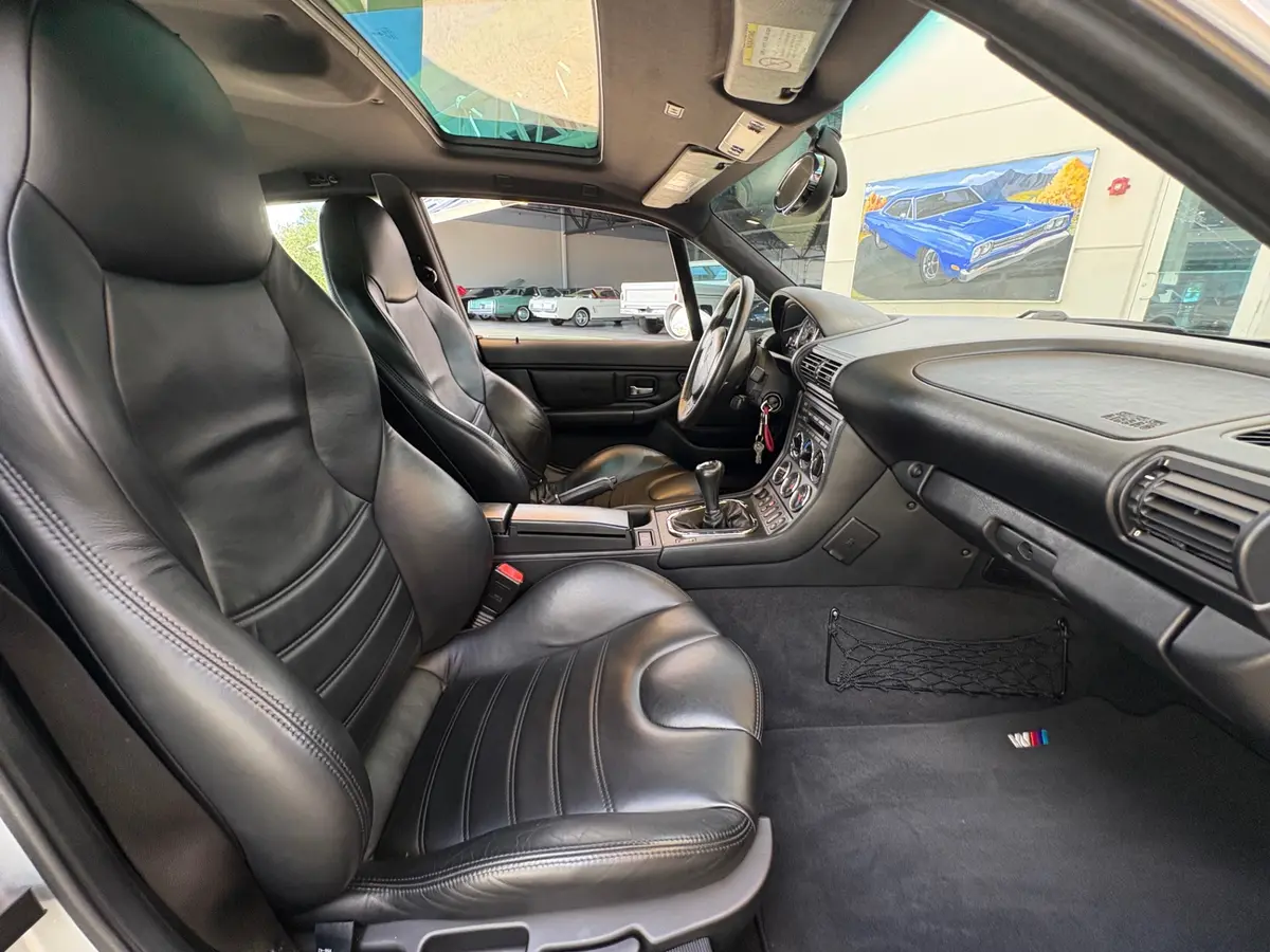 Vehicle photo 38