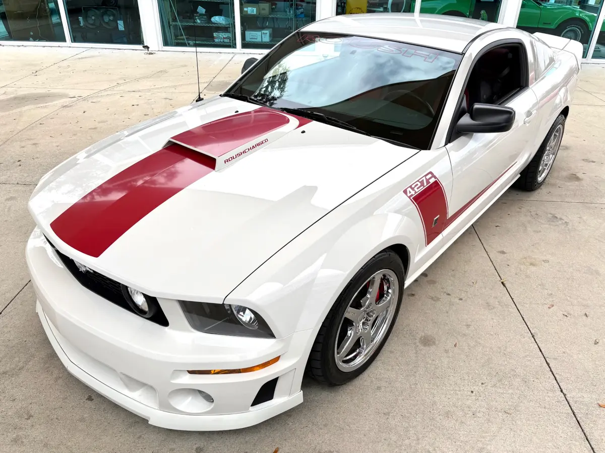 Vehicle photo 21