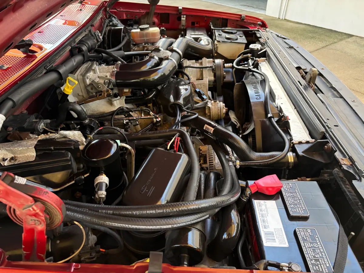 Vehicle photo 25