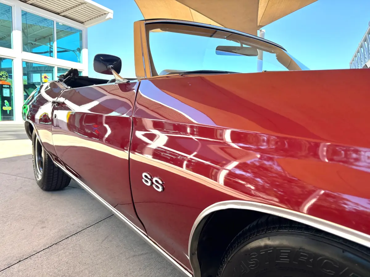 Vehicle photo 19