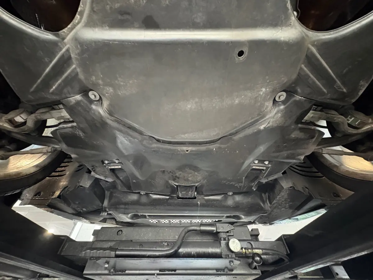 Vehicle photo 57