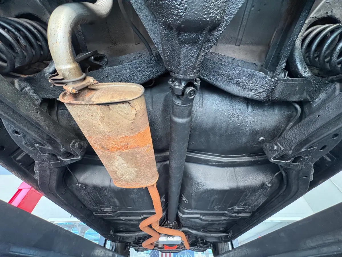 Vehicle photo 52