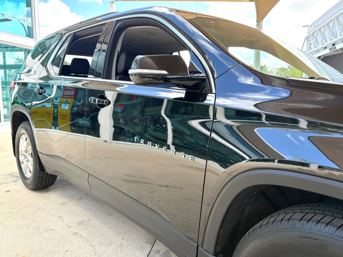 Vehicle photo 18