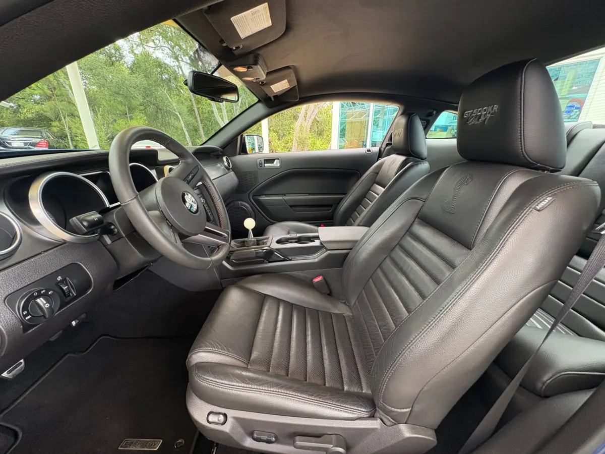 Vehicle photo 36