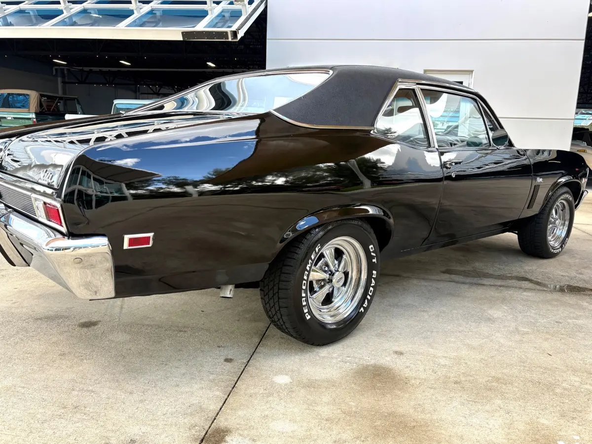 Vehicle photo 16