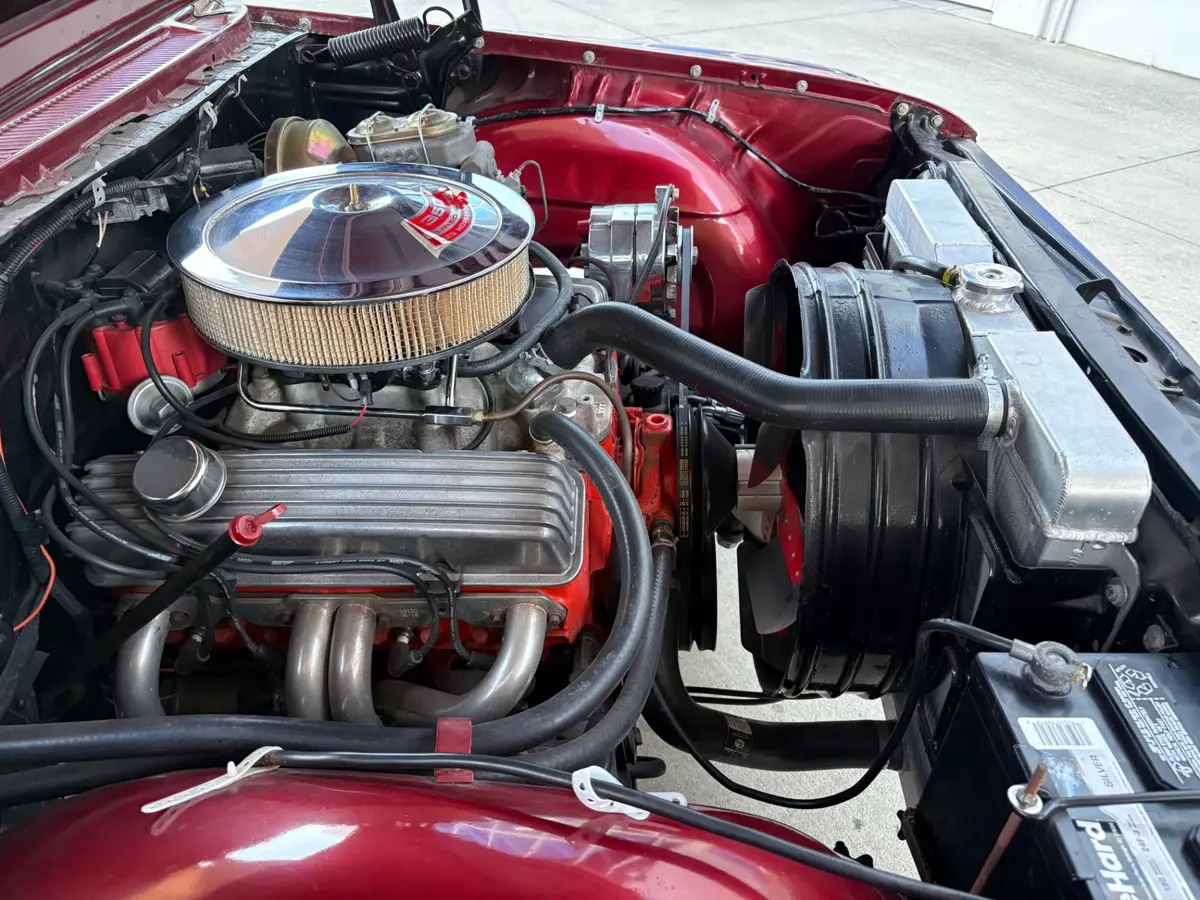 Vehicle photo 24