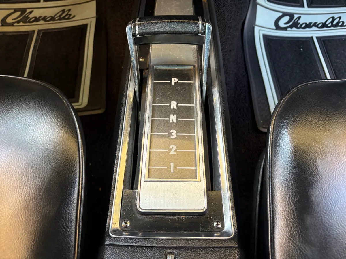 Vehicle photo 48
