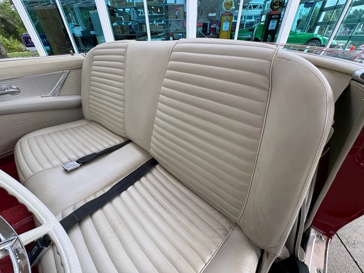 Vehicle photo 42