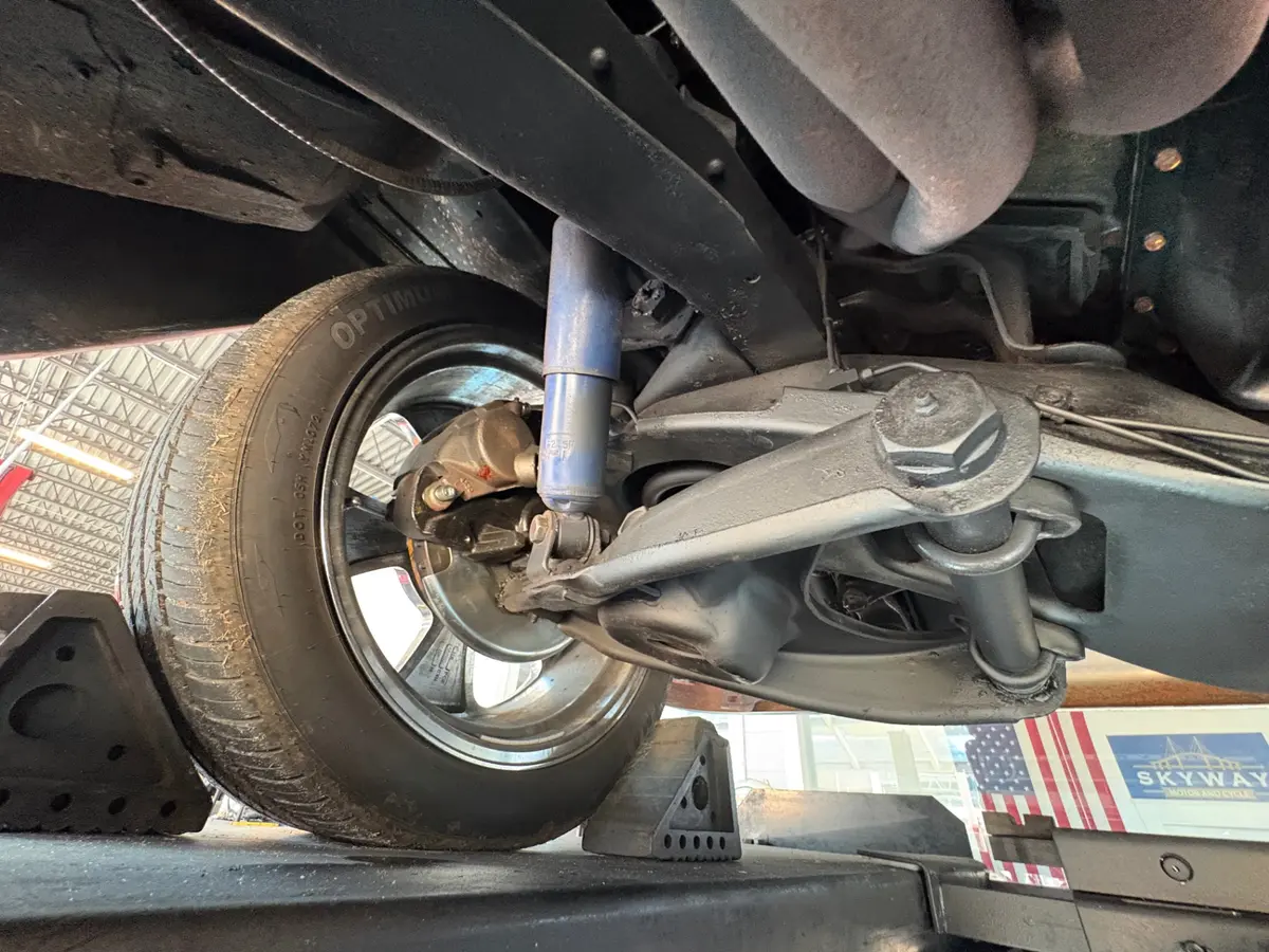 Vehicle photo 50