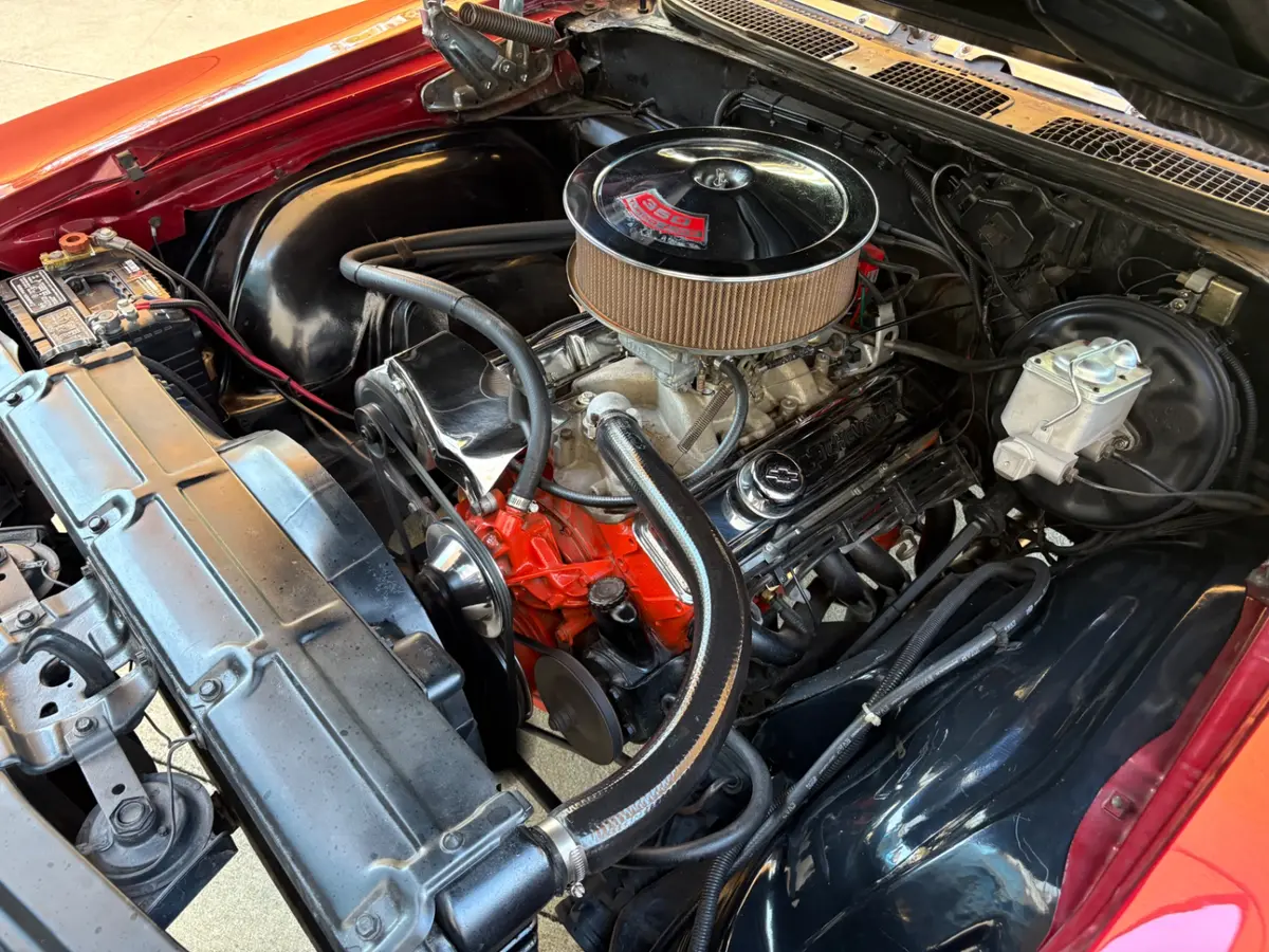 Vehicle photo 33