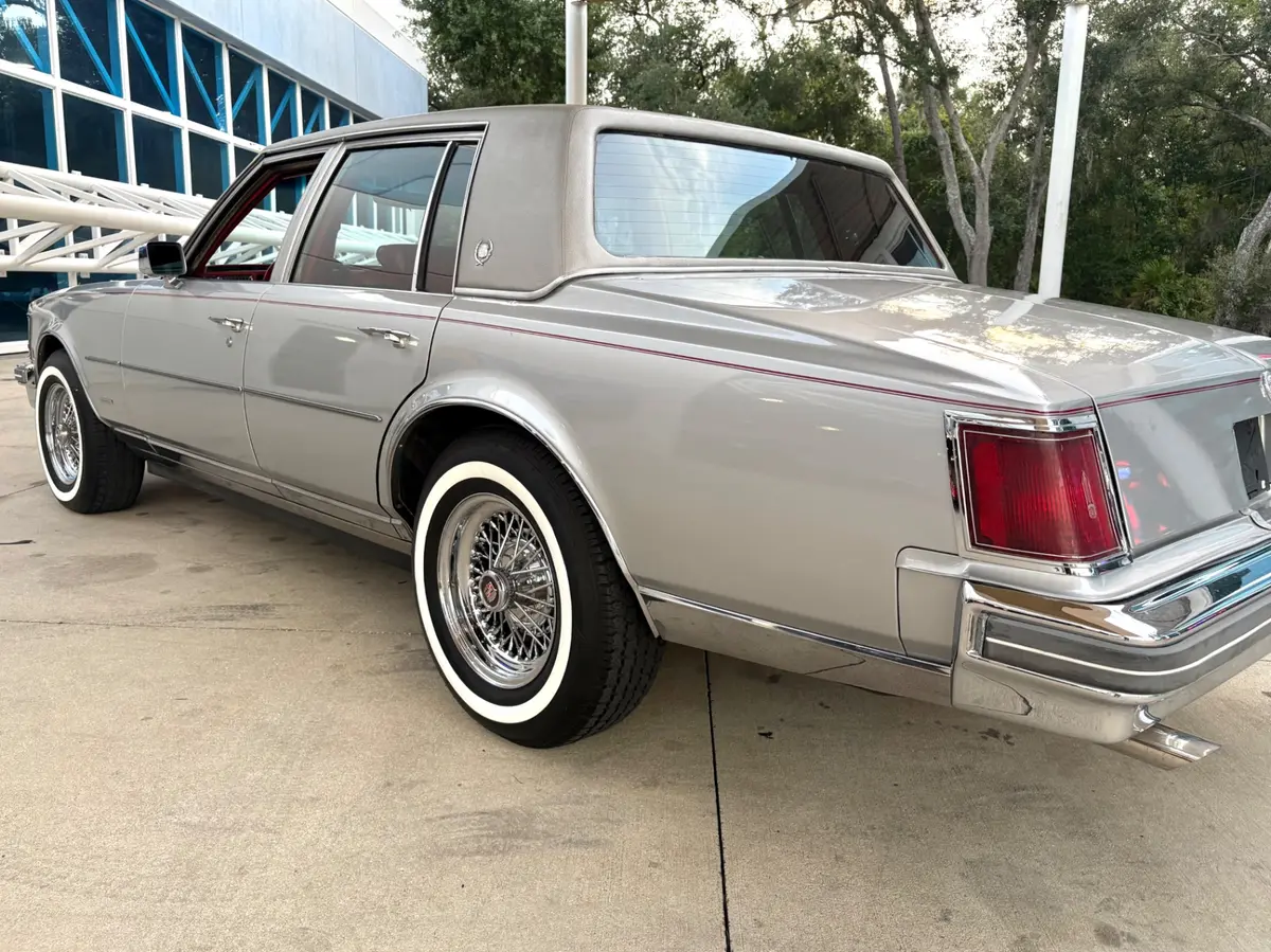 Vehicle photo 18