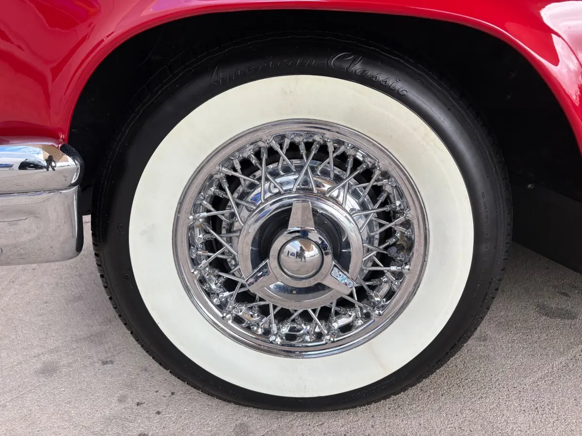 Vehicle photo 28