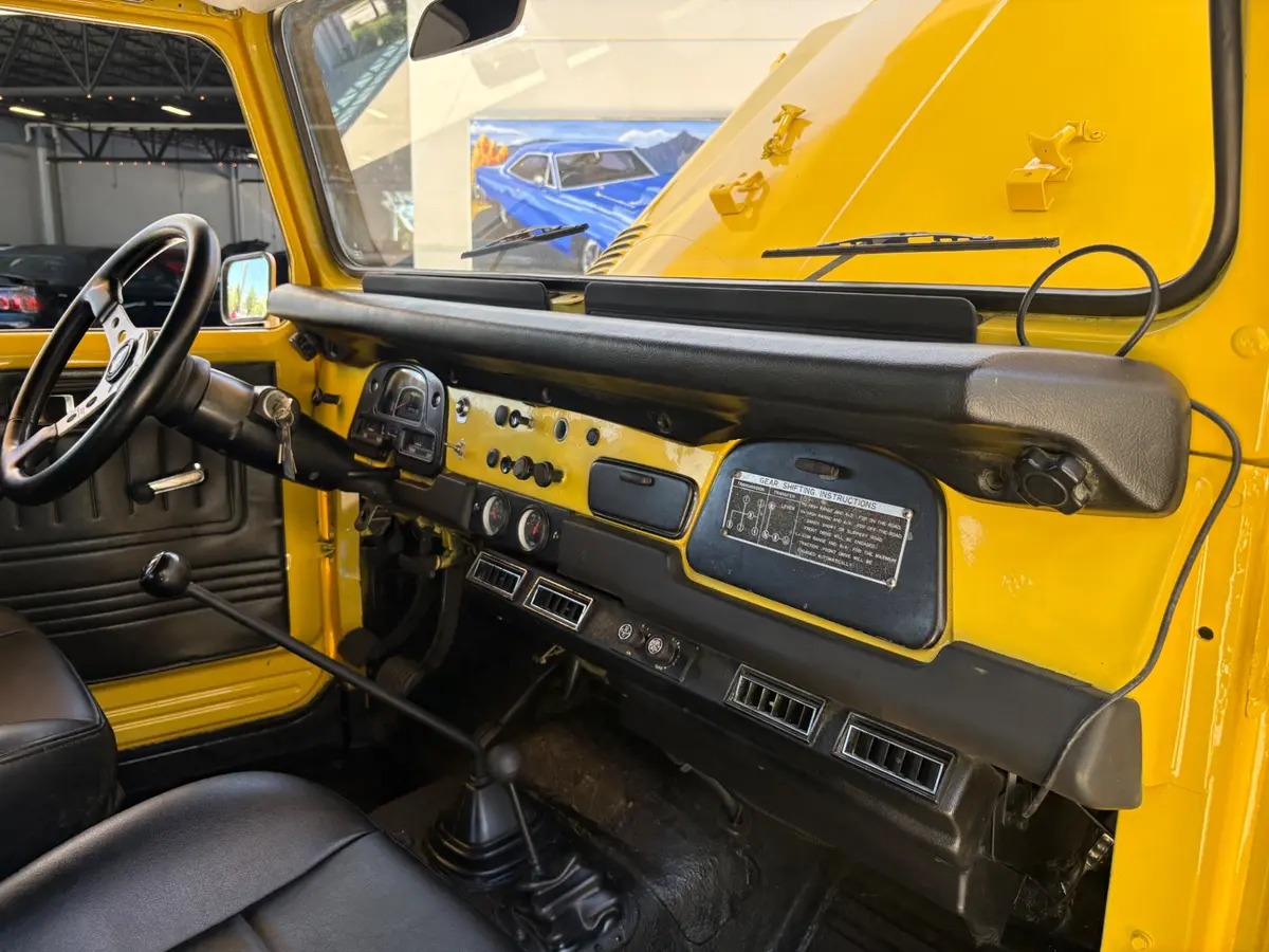 Vehicle photo 38
