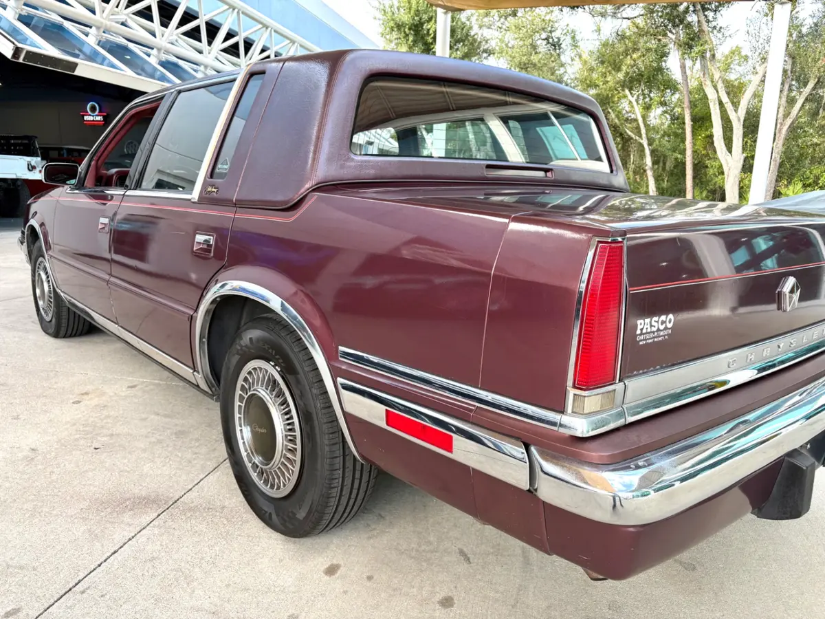 Vehicle photo 16