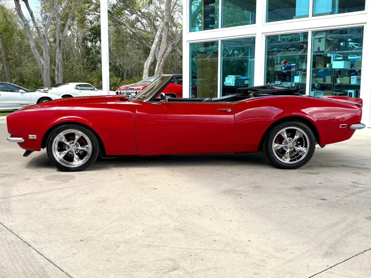 Vehicle photo 10