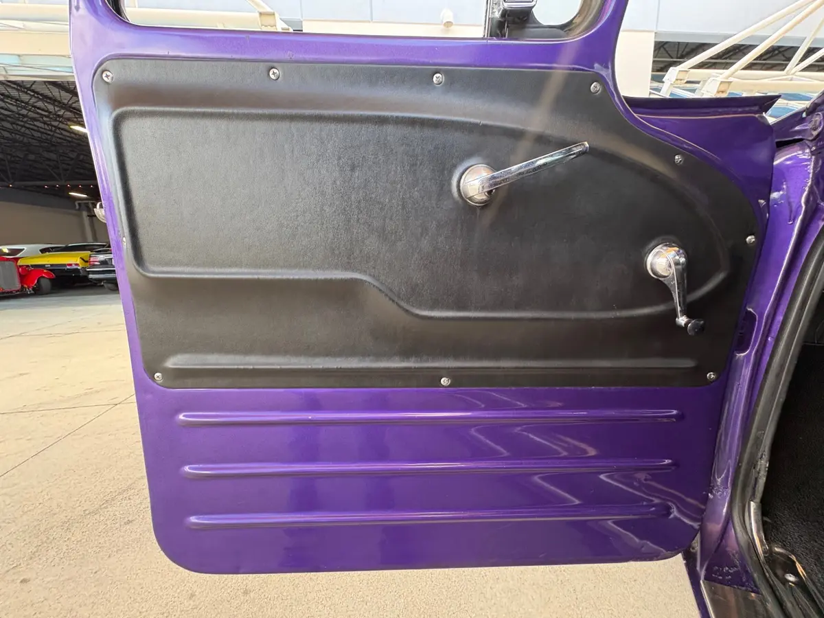 Vehicle photo 31