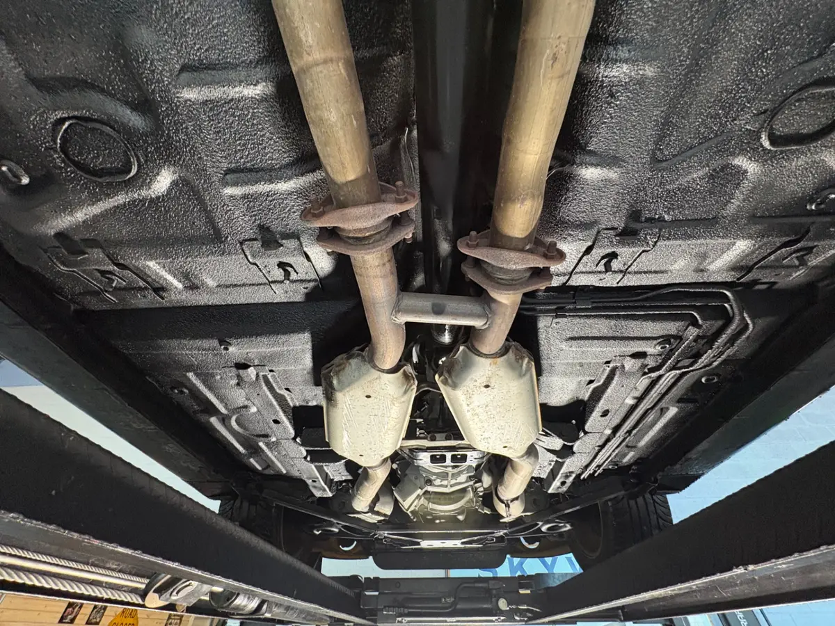 Vehicle photo 52