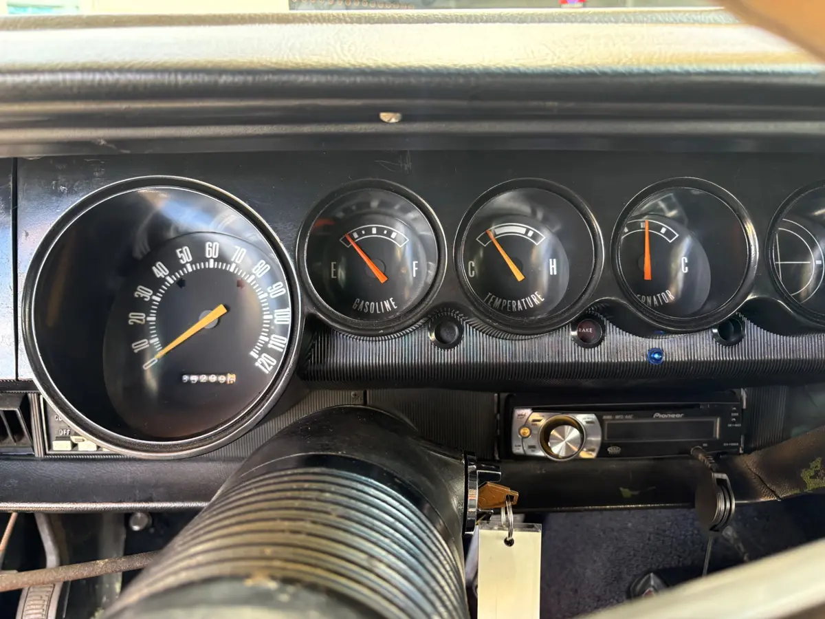 Vehicle photo 35