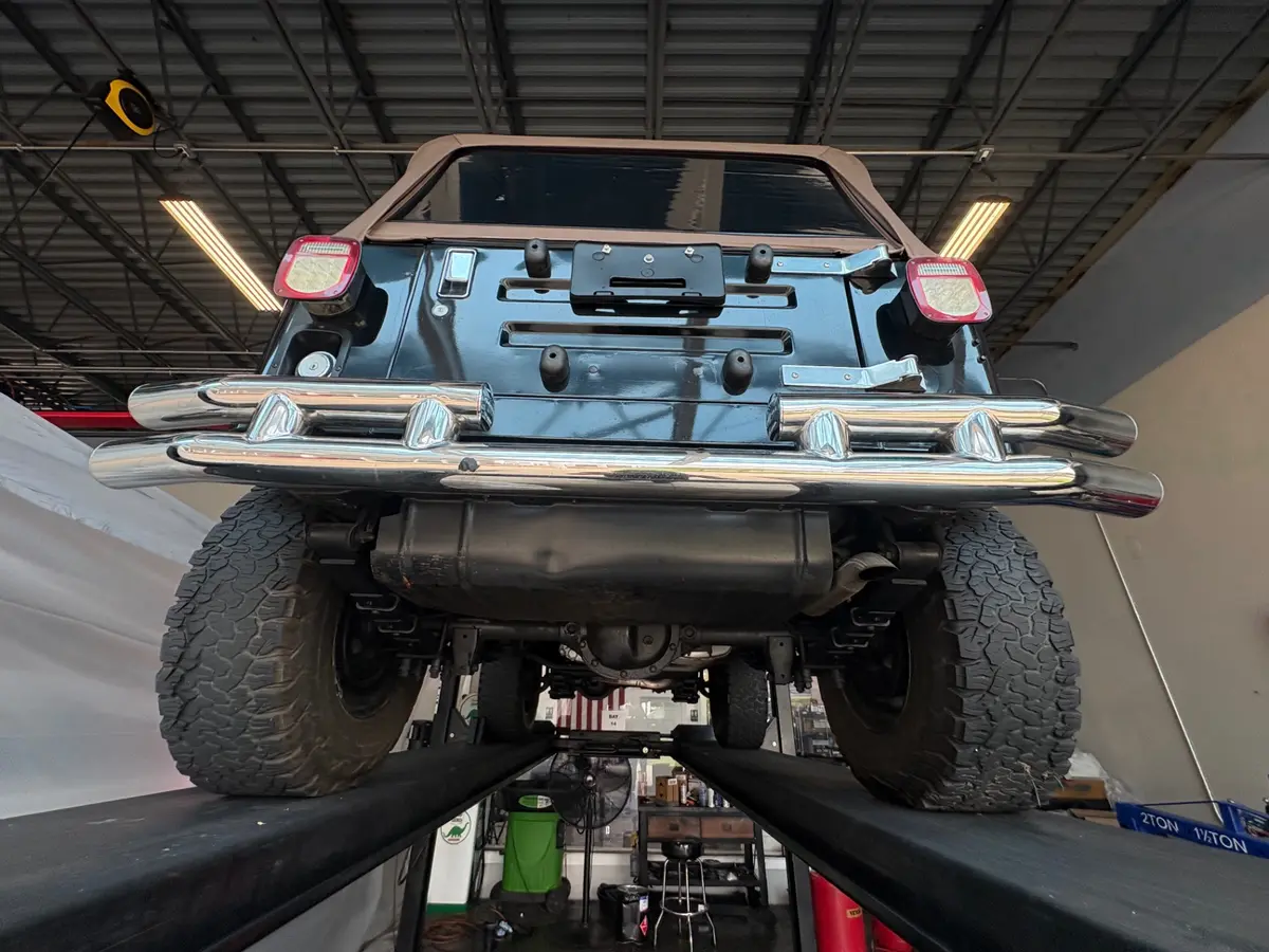 Vehicle photo 42