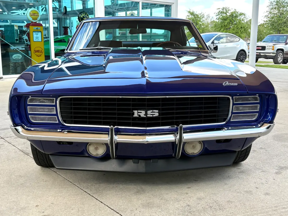 Vehicle photo 2
