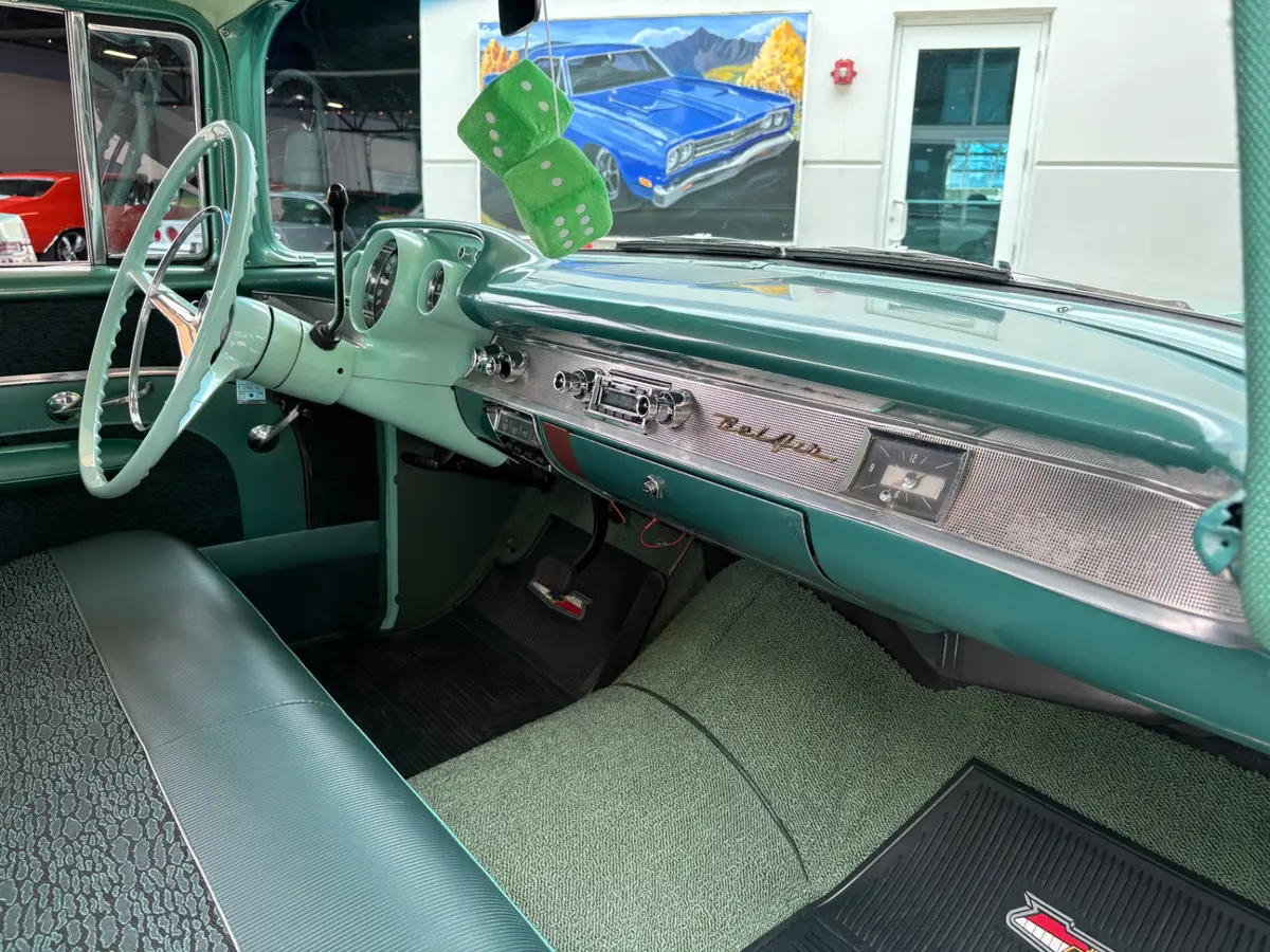 Vehicle photo 45
