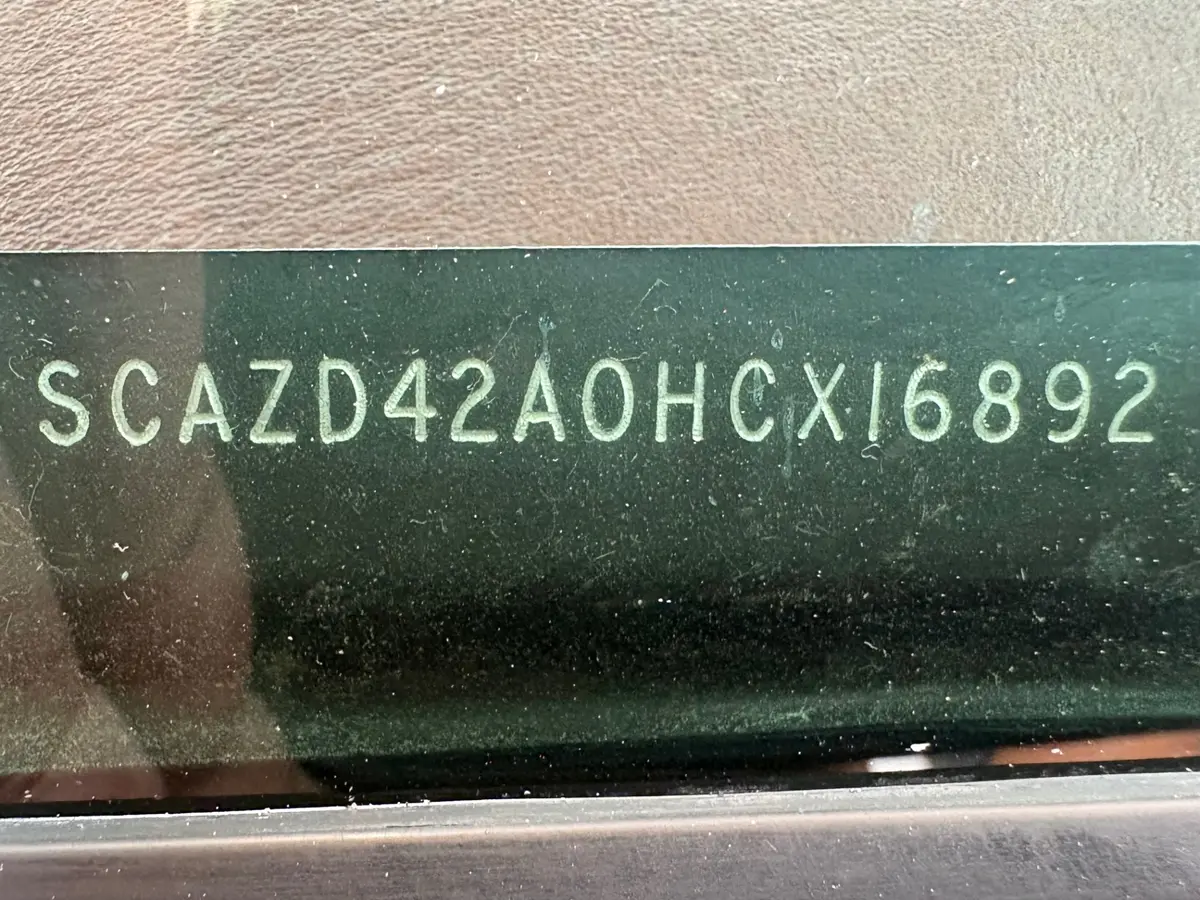 Vehicle photo 28