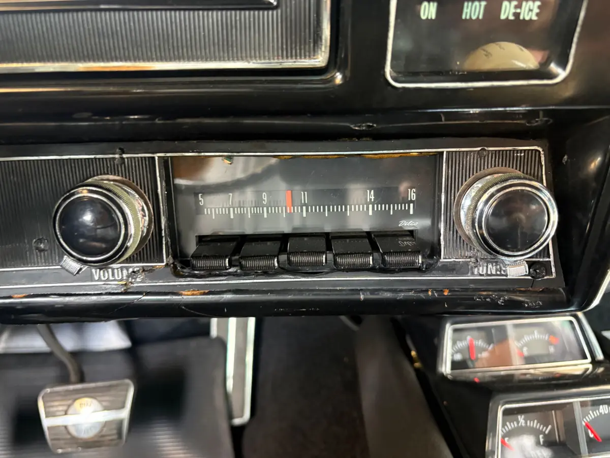Vehicle photo 50